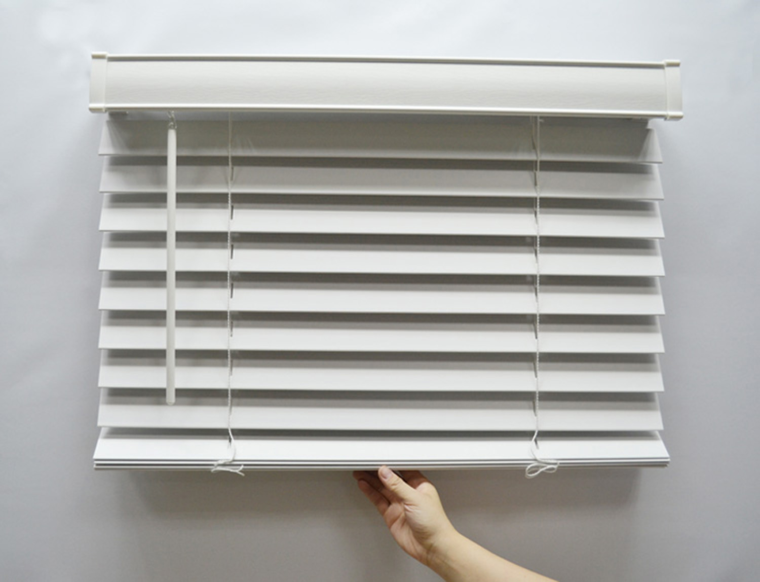 Cordless Fauxwood Venetian Blinds 